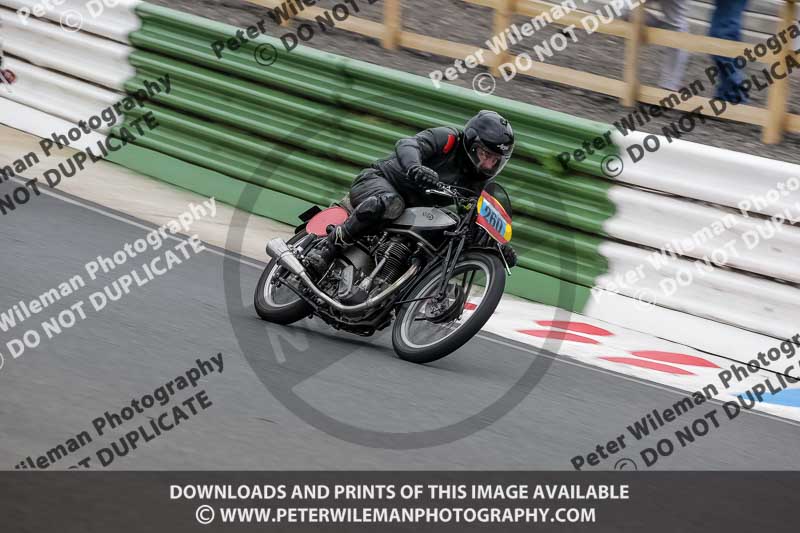 Vintage motorcycle club;eventdigitalimages;mallory park;mallory park trackday photographs;no limits trackdays;peter wileman photography;trackday digital images;trackday photos;vmcc festival 1000 bikes photographs